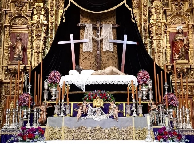 Altar Cultos Cristo Yacente. Noviembre 2025
